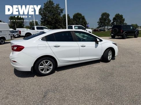 Used 2017 Chevrolet Cruze LT w/ Convenience Package FWD image 15