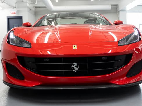 Used 2020 Ferrari Portofino RWD image 16