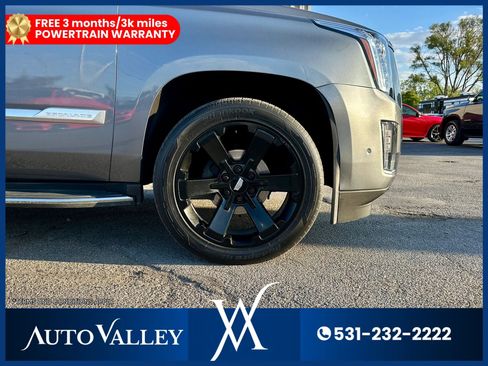 Used 2020 Cadillac Escalade Luxury AWD/4WD image 9