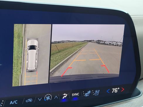 New 2026 Chevrolet Suburban High Country image 17