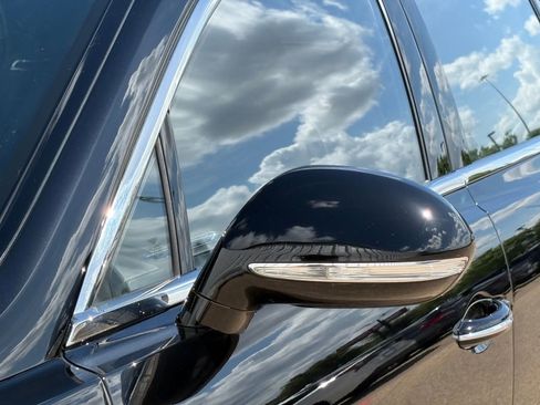 Used 2018 Bentley Flying Spur V8 AWD/4WD image 13