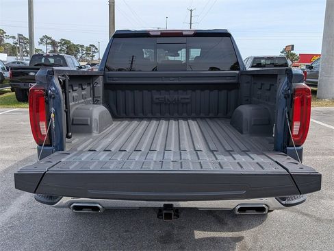 Used 2022 GMC Sierra 1500 SLT w/ SLT Premium Plus Package image 14