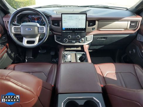Used 2023 Ford Expedition Limited image 11