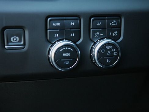 Used 2022 GMC Sierra 1500 AT4 w/ AT4 Premium Package AWD/4WD image 18