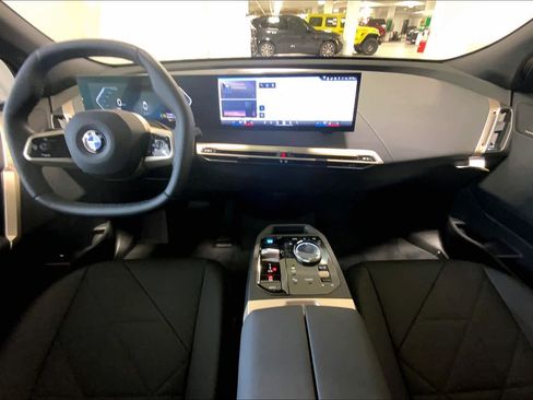 New 2026 BMW iX xDrive45 image 5