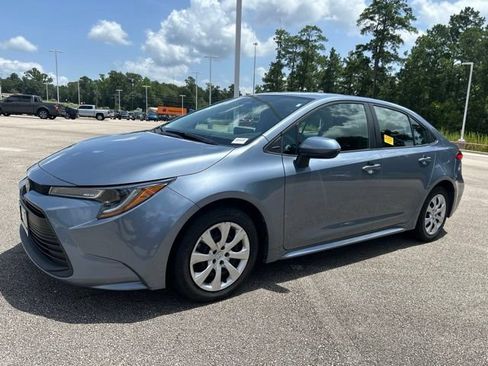 Used 2024 Toyota Corolla LE FWD image 3