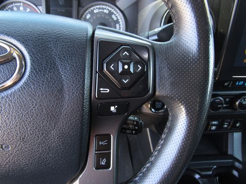 Used 2019 Toyota Tacoma TRD Off-Road AWD/4WD image 26