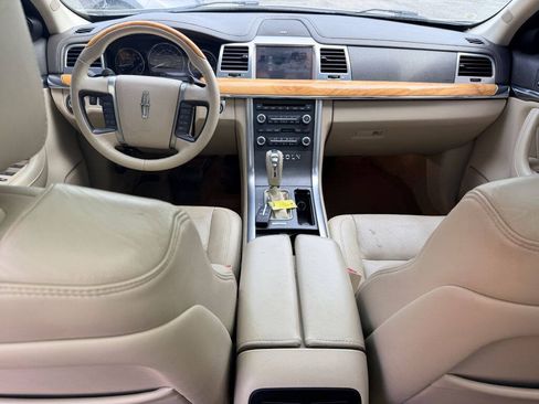 Used 2012 Lincoln MKS AWD image 7