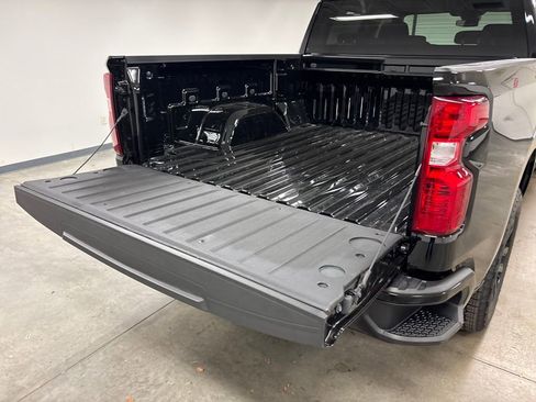 Used 2025 Chevrolet Silverado 1500 Custom w/ Turbomax Blackout Package image 19