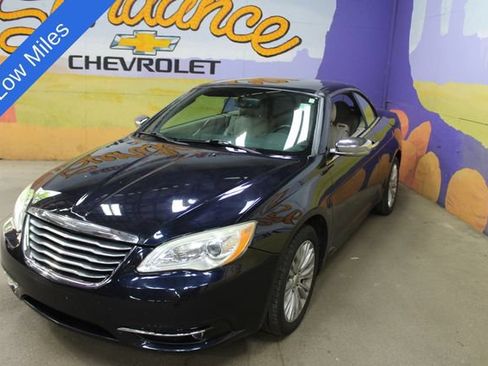 Used 2012 Chrysler 200 Limited FWD image 4