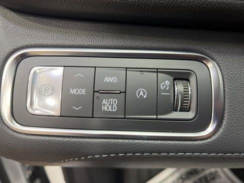 Used 2025 Buick Enclave Preferred image 13