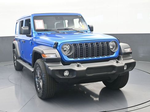 Used 2025 Jeep Wrangler Unlimited Sport AWD/4WD image 9