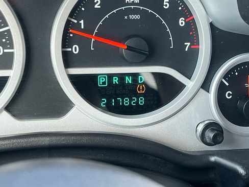 Used 2010 Jeep Wrangler Unlimited Sport image 30