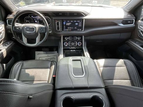 Used 2021 GMC Yukon Denali w/ Denali Premium Package AWD/4WD image 11
