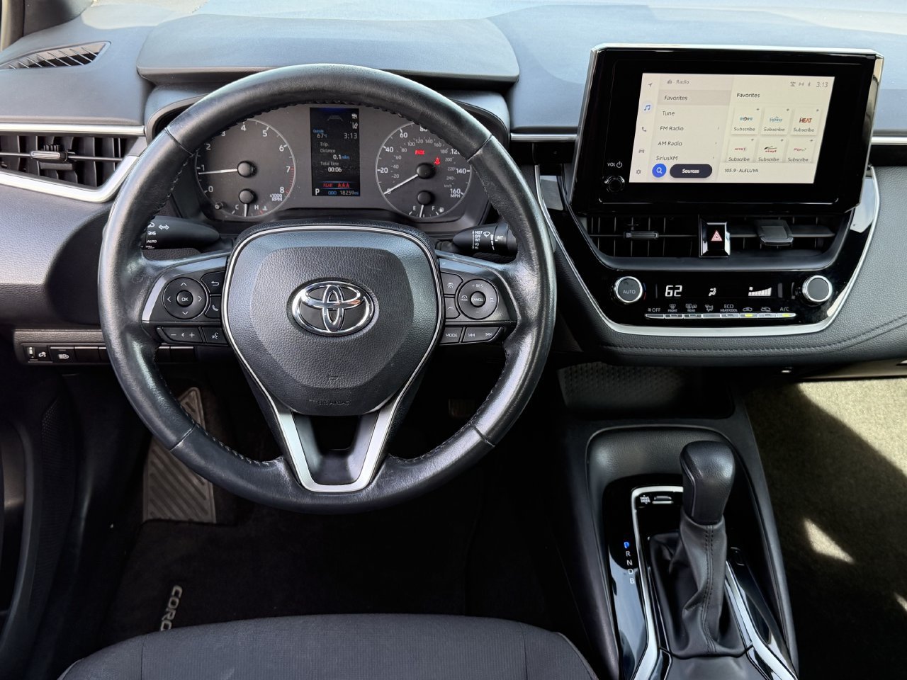 Used 2023 Toyota Corolla SE w/ Carpet Mat Package (TMS) FWD image 12