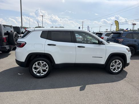 Used 2024 Jeep Compass Sport AWD/4WD image 5