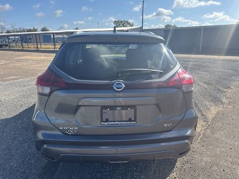 Used 2021 Nissan Kicks SV image 4