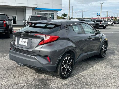 Used 2021 Toyota C-HR image 5