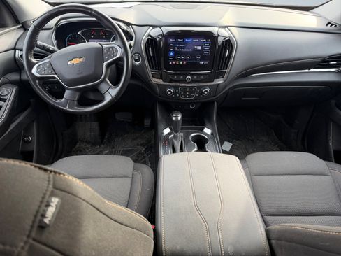 Used 2020 Chevrolet Traverse LT image 11