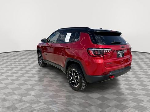 Used 2025 Jeep Compass Trailhawk AWD/4WD image 6