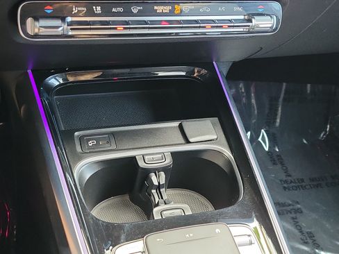 Used 2020 Mercedes-Benz GLB 250 image 24