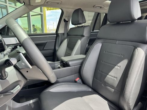 Used 2024 Hyundai Santa Fe Limited image 36