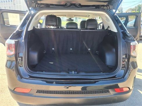 Used 2021 Jeep Compass Latitude image 23