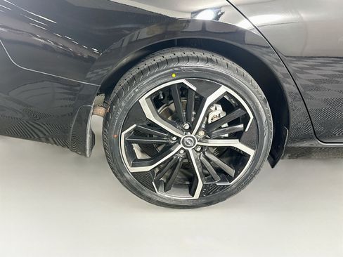 Used 2023 Nissan Altima 2.5 SR AWD/4WD image 11