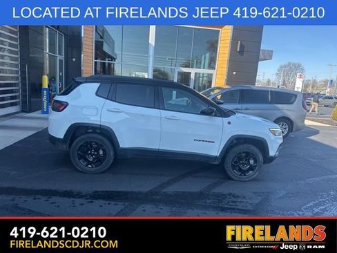Used 2023 Jeep Compass Trailhawk w/ Trailhawk Elite Group image 23
