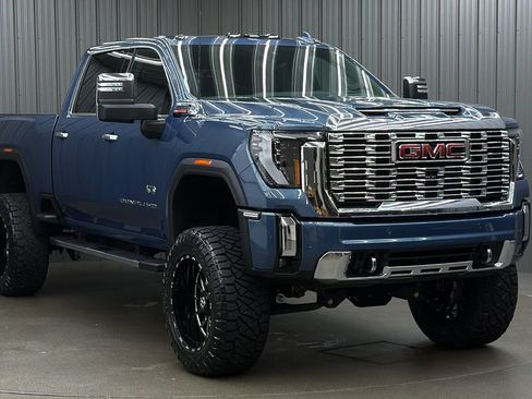 Used 2026 GMC Sierra 3500 Denali w/ Denali Reserve Package AWD/4WD image 7