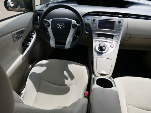 Used 2012 Toyota Prius Two FWD image 9