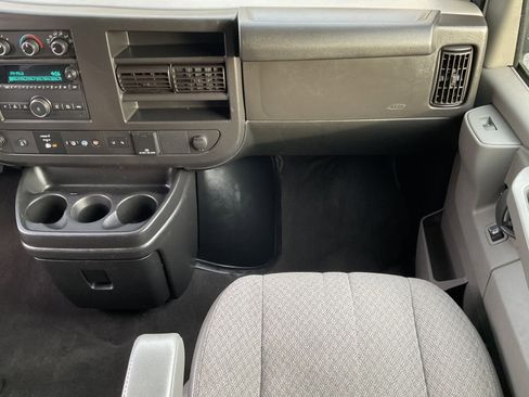 Used 2019 Chevrolet Express 2500 LT w/ LT Preferred Equipment Group image 19