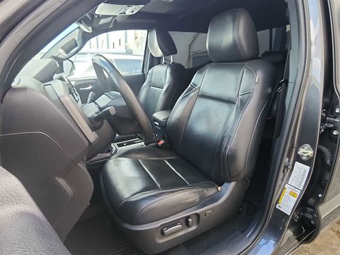 Used 2020 Toyota Tacoma TRD Off-Road AWD/4WD image 12