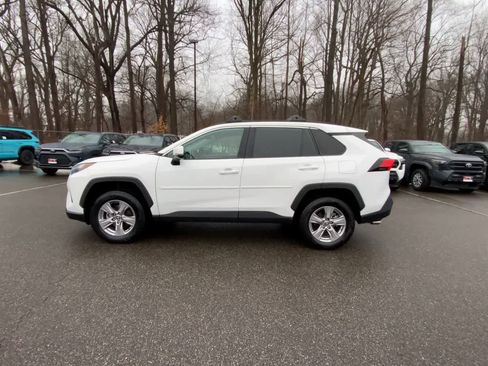 Used 2023 Toyota RAV4 XLE w/ Convenience Package image 5