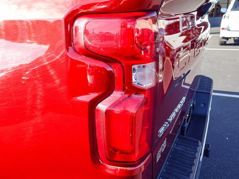 Certified 2022 Chevrolet Silverado 1500 LTZ image 26