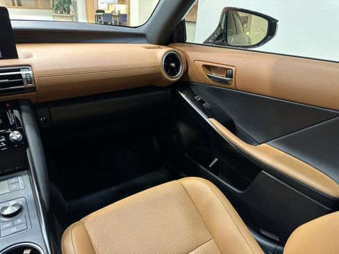 Used 2022 Lexus IS 300 w/ Comfort Package image 10