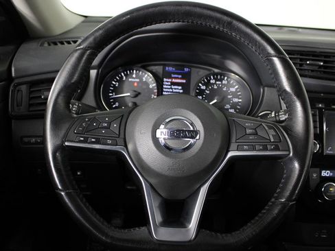 Used 2018 Nissan Rogue SV image 9