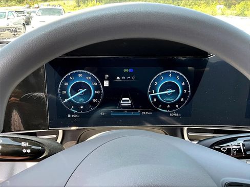 Certified 2024 Hyundai Elantra SEL FWD image 13