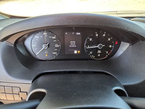 Used 2024 RAM ProMaster 2500 w/ Convenience Group image 24