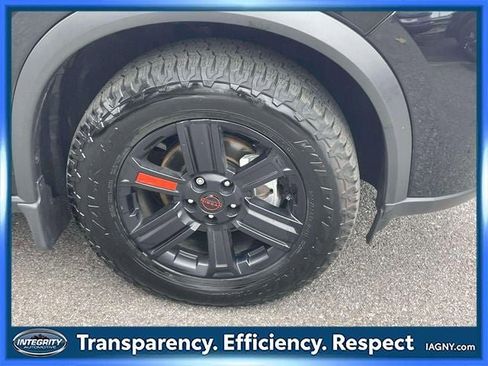 Certified 2025 Nissan Rogue SV image 9