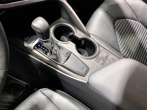 Used 2024 Toyota Camry SE image 18