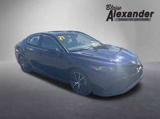 Used 2021 Toyota Camry SE image 1