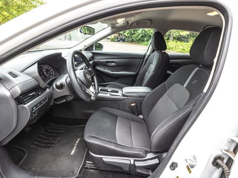 Used 2024 Nissan Sentra SV FWD image 18