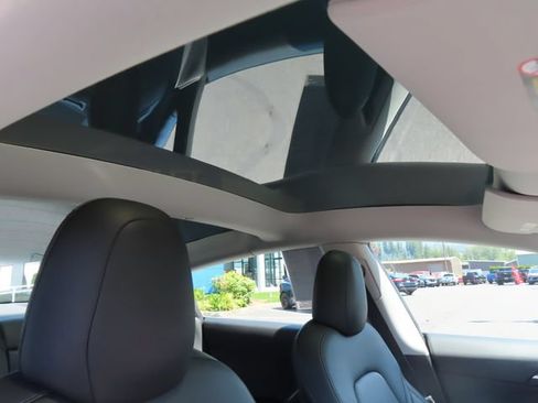 Used 2022 Tesla Model 3 RWD image 32