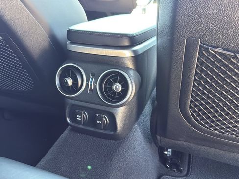 Used 2018 Kia Stinger GT2 AWD/4WD image 27