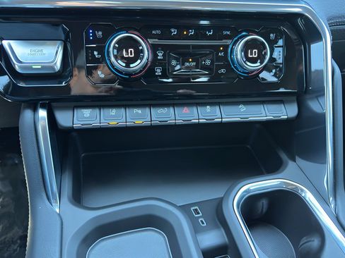 Used 2024 GMC Sierra 2500 Denali AWD/4WD image 27