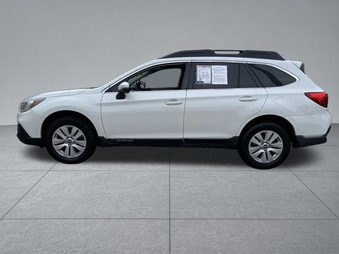 Used 2018 Subaru Outback 2.5i Premium image 4