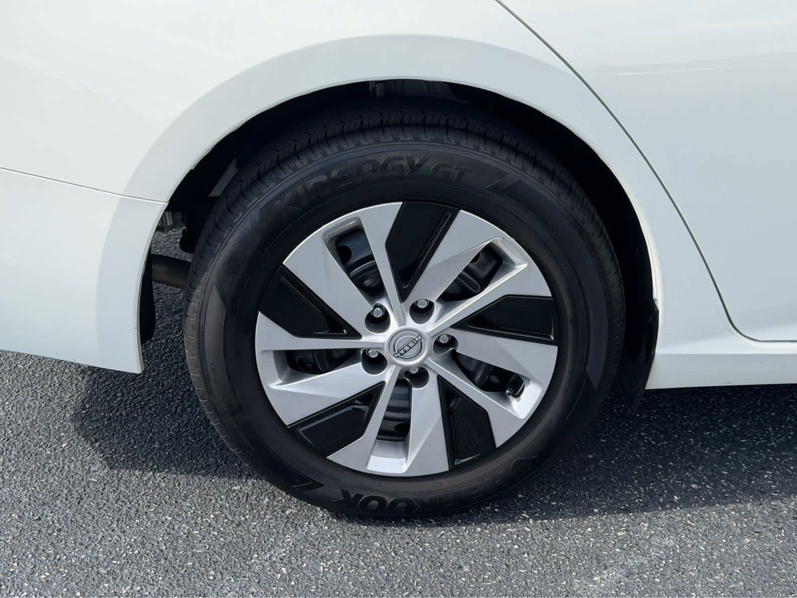 Used 2025 Nissan Altima 2.5 S FWD image 10