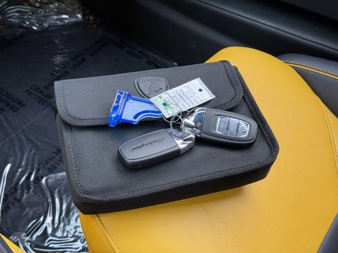 Used 2021 Lamborghini Huracan EVO image 29