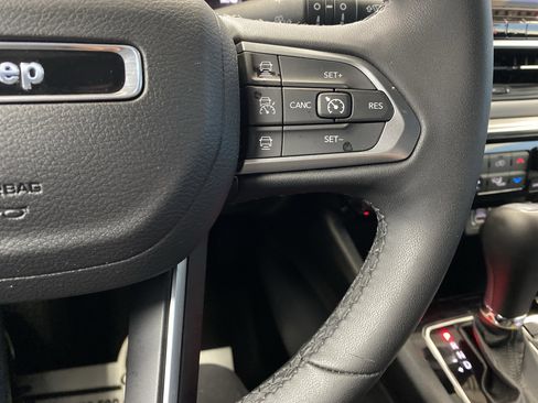 Certified 2024 Jeep Compass Limited image 19